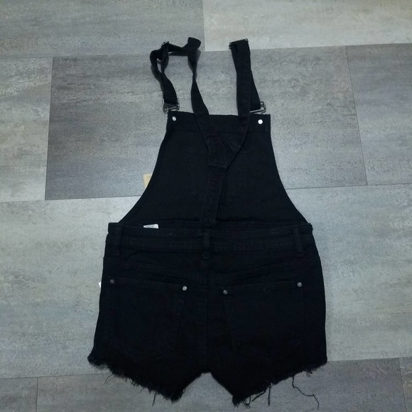 SOLD Empyre NWT Distressed Short Overalls Size 1 - Picture 4 of 4